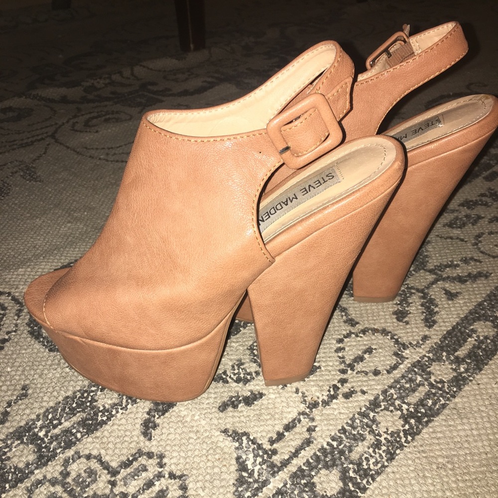Steve Madden Chunky Brown Heel